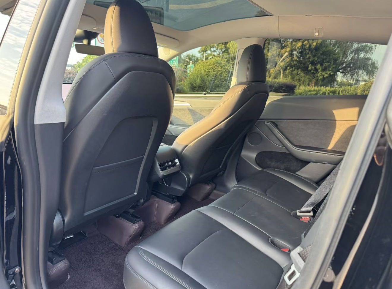 Tesla Model Y 2023 #5 Tesla Model Y 2023 car image #5