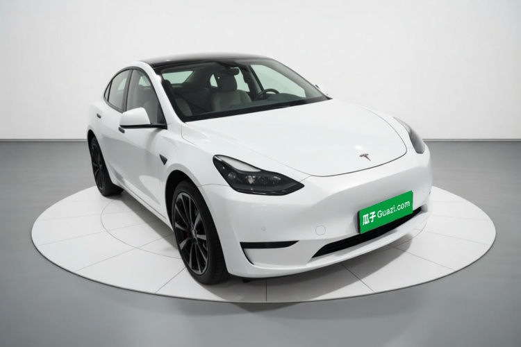 Tesla Model Y 2023 car image #4