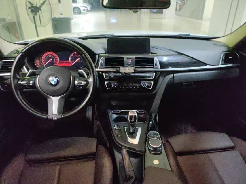 BMW 3 Series 2018 #4 BMW 3 Series 2018 car image #4