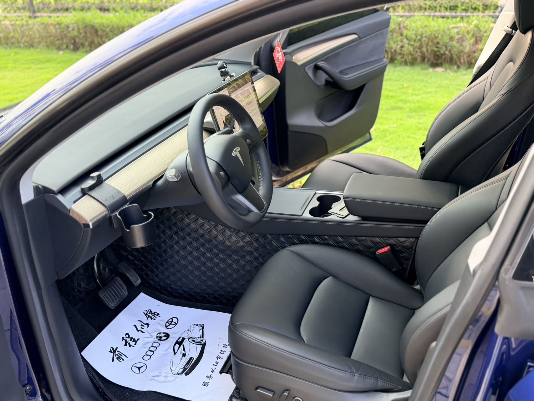Tesla Model Y 2023 #7 Tesla Model Y 2023 car image #7