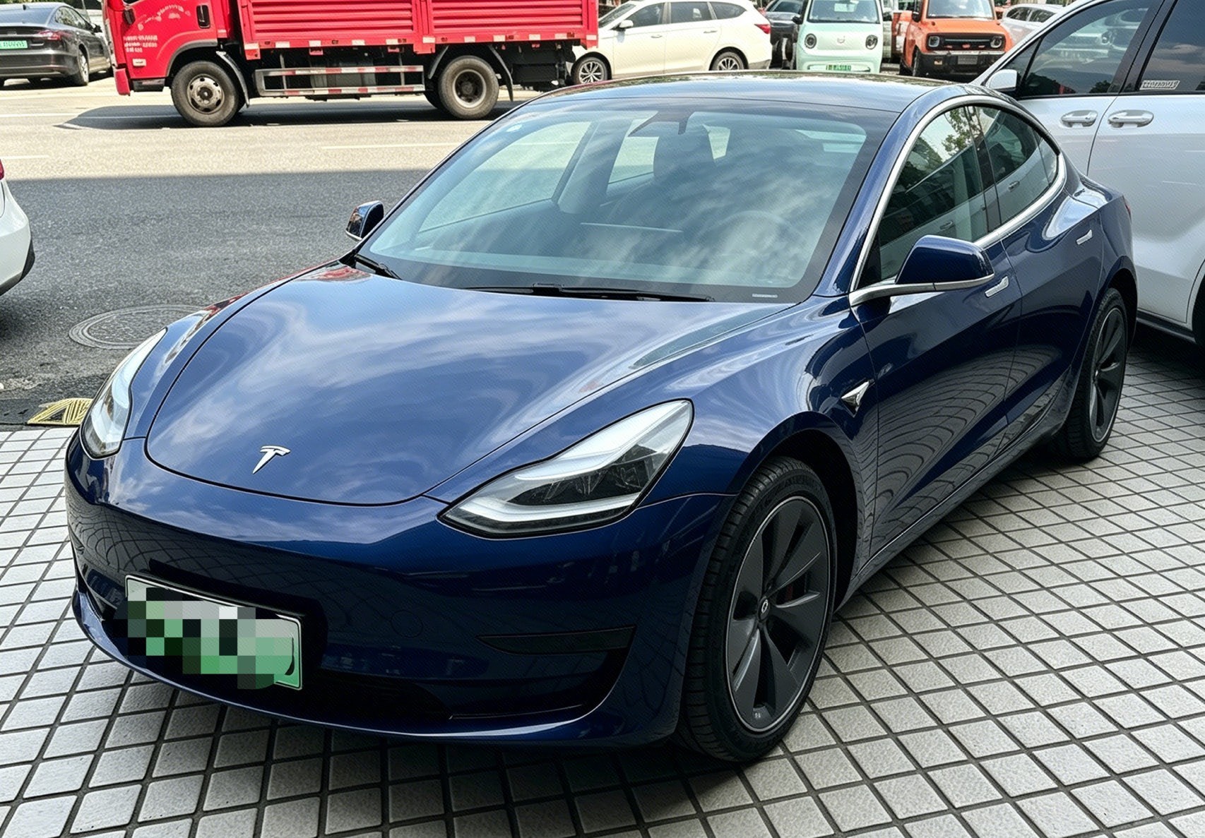 Tesla Model 3 2020 car image 