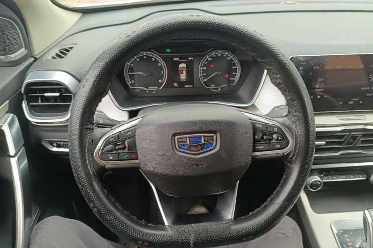 GEELY Coolray 2019 car image #11
