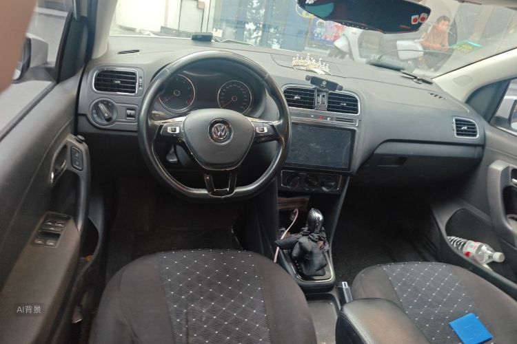 Volkswagen Polo 2017 car image #12
