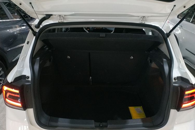 Volkswagen T-Cross 2021 #19 Volkswagen T-Cross 2021 car image #19