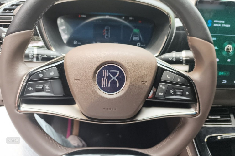 BYD Han 2023 car image #12