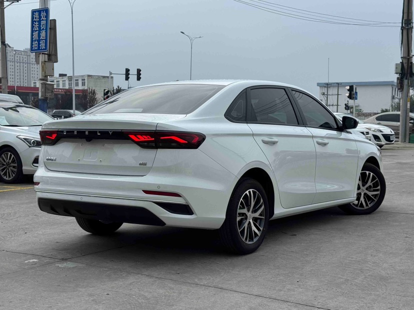 GEELY Emgrand 2025 immagine di auto #3