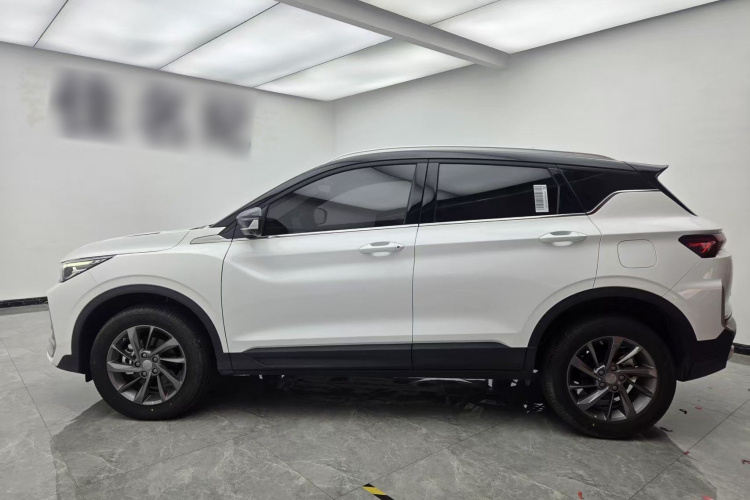 GEELY Coolray 2026 immagine di auto #4
