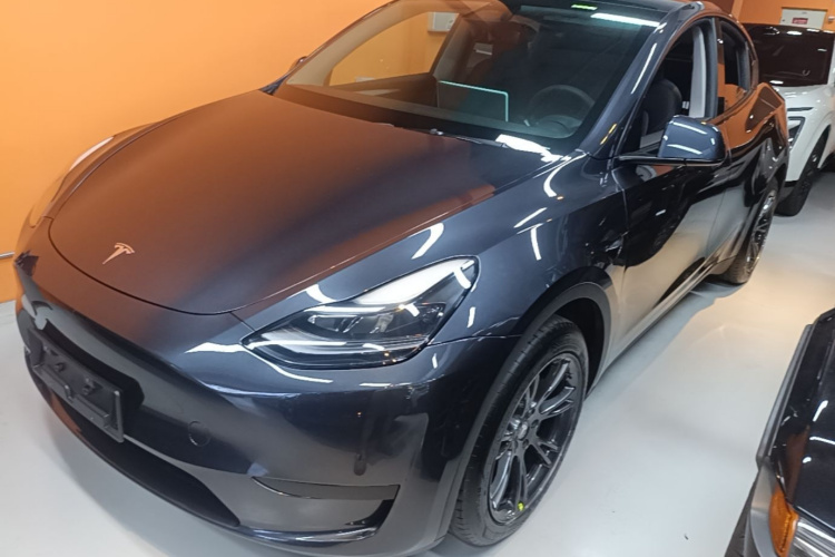 Tesla Model Y 2024 #2 Tesla Model Y 2024 immagine di auto #2