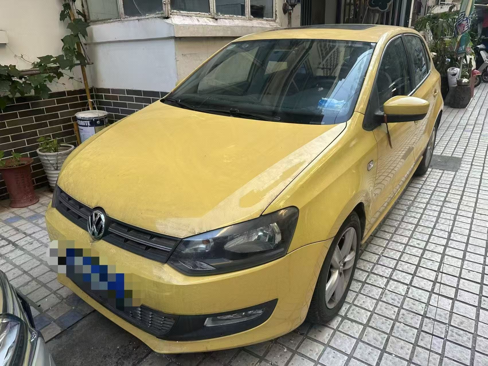 Volkswagen Polo 2011 car image 
