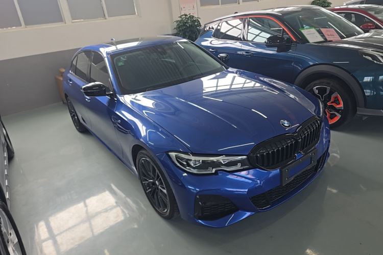 BMW 3 Series 2019 #4 BMW 3 Series 2019 car image #4