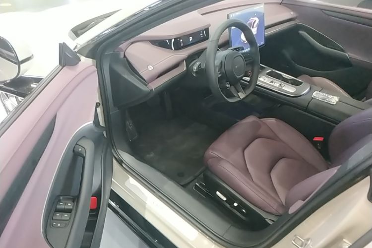 MI SU7 2025 car image #16