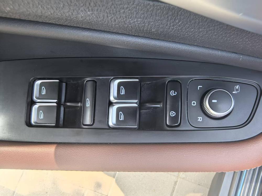 GEELY Vision X6 2022 car image #17