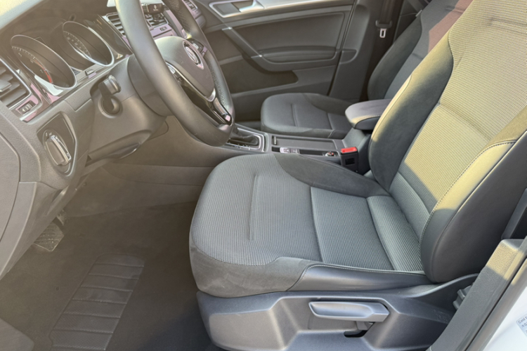 Volkswagen Golf 2019 #10 Volkswagen Golf 2019 car image #10