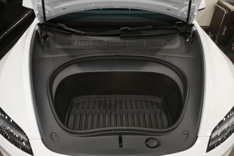 Tesla Model 3 2024 car image #20