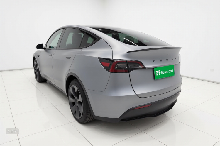 Tesla Model Y 2022 car image #5