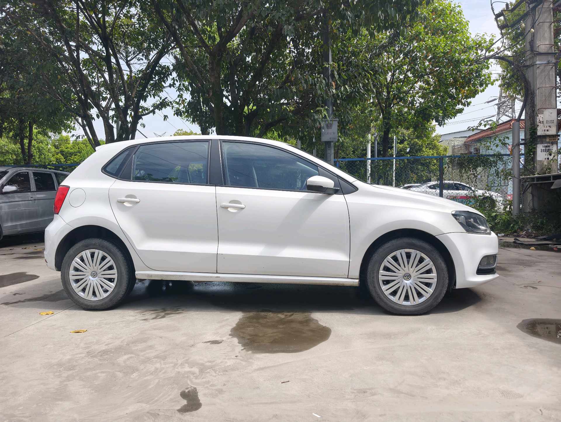 Volkswagen Polo 2016 car image #3