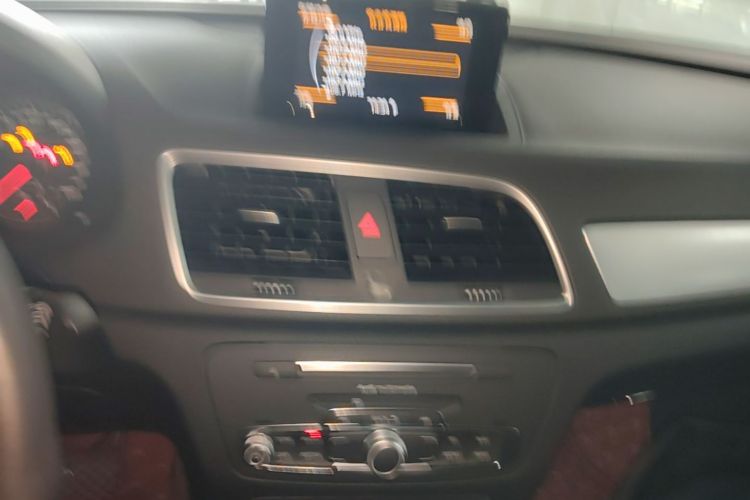 Audi Q3 2019 #13 Audi Q3 2019 car image #13