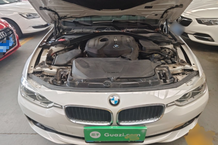 BMW 3 Series 2018 car image #20