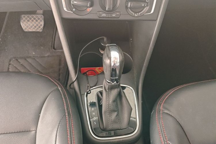 Volkswagen Polo 2019 car image #14