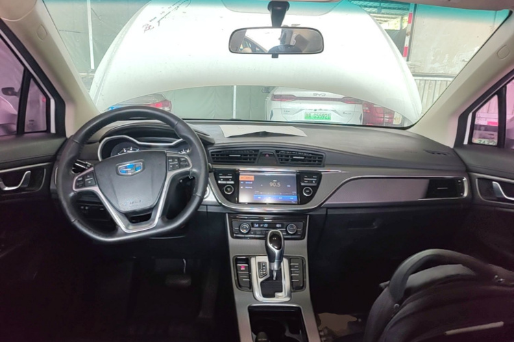 GEELY Emgrand GS 2016 car image #10
