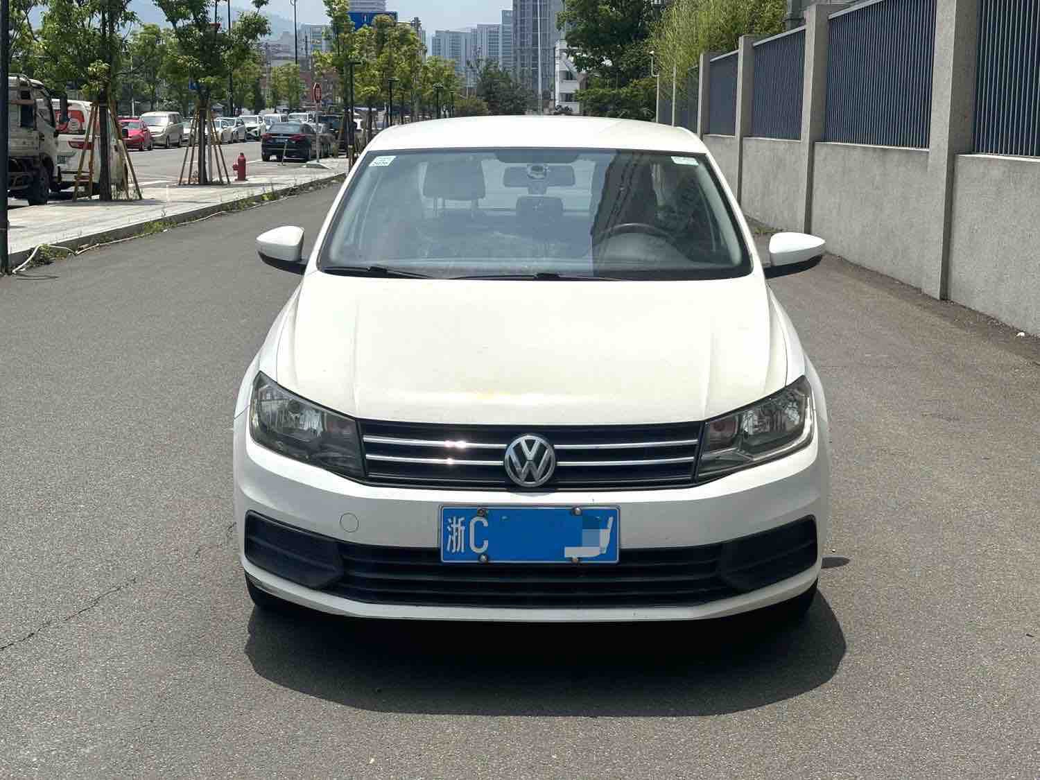Volkswagen Santana 2019 car image #2