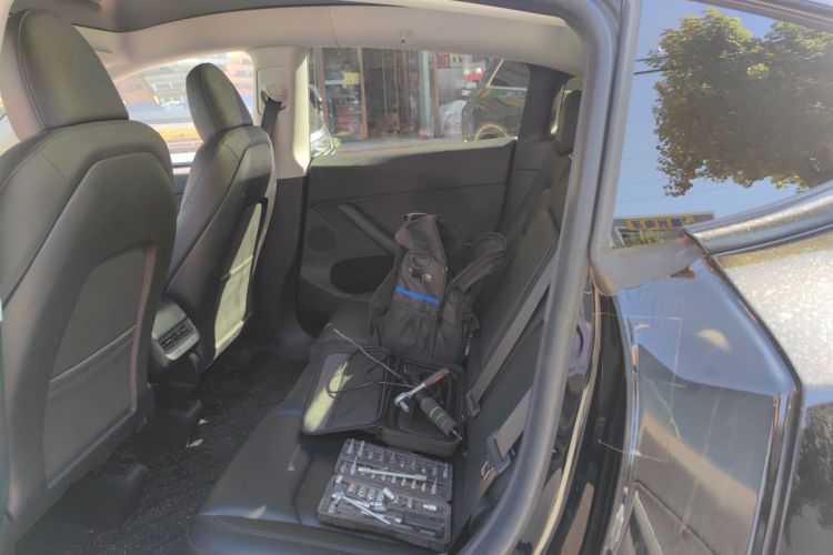Tesla Model Y 2023 #10 Tesla Model Y 2023 car image #10