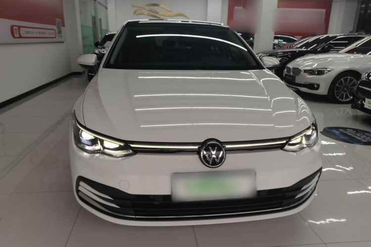 Volkswagen Golf 2024 car image #3
