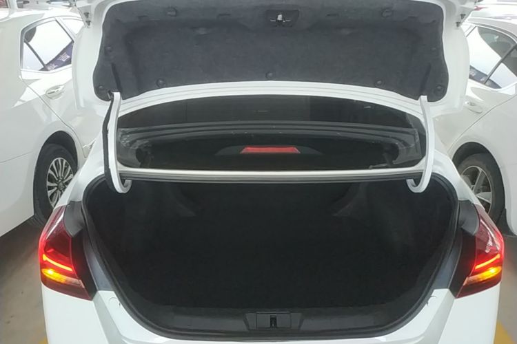 GEELY Emgrand 2021 car image #19