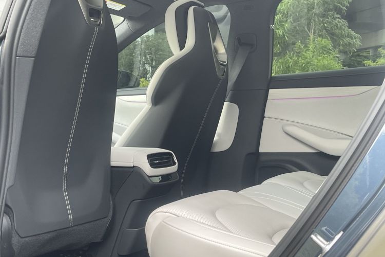 MI SU7 2025 car image #10