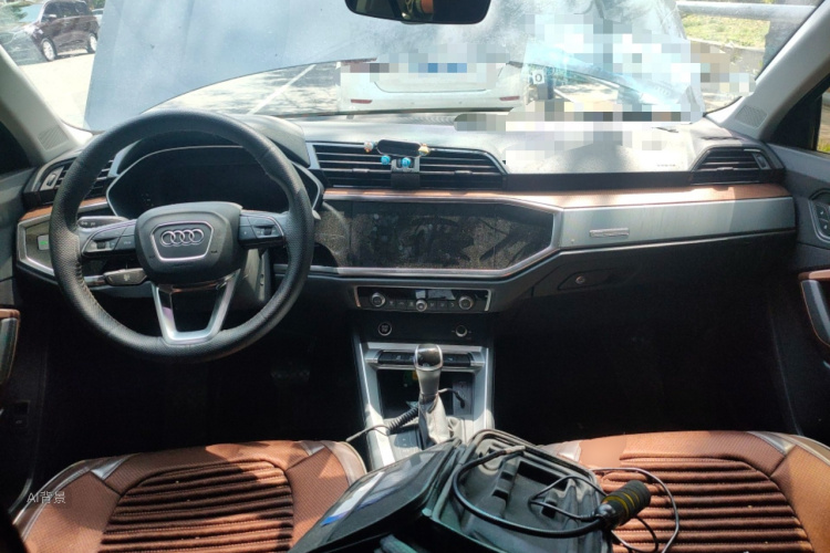 Audi Q3 2021 image de voiture #11