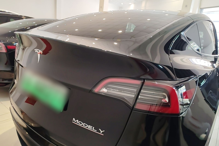 Tesla Model Y 2023 #3 Tesla Model Y 2023 car image #3