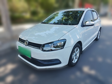 Volkswagen Polo 2015 car image 