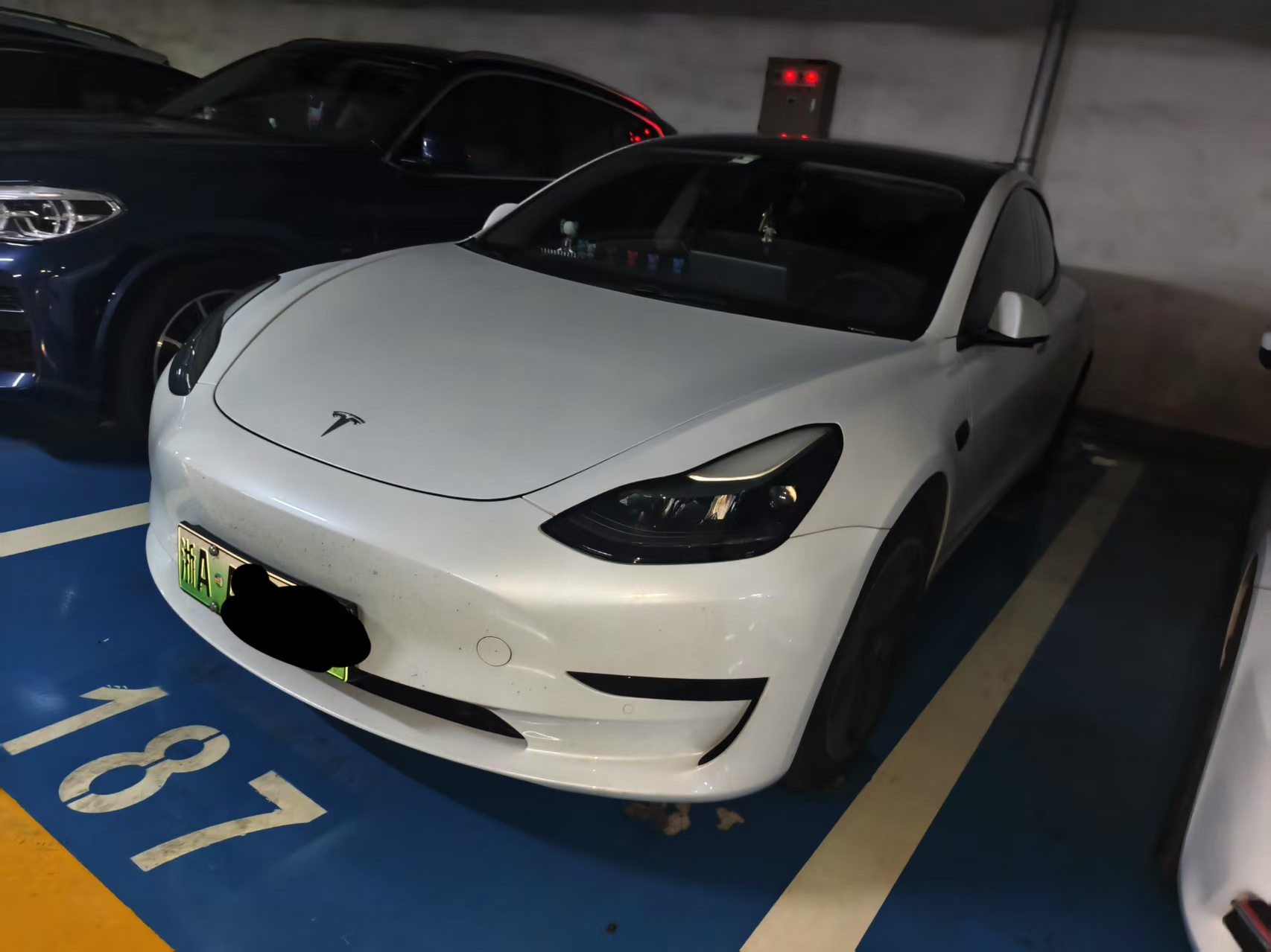 Tesla Model 3 2021 car image 