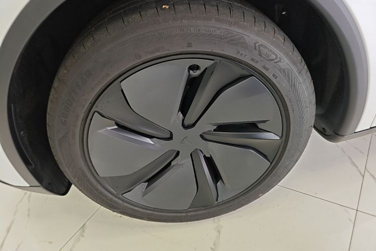 Tesla Model Y 2026 #9 Tesla Model Y 2026 car image #9