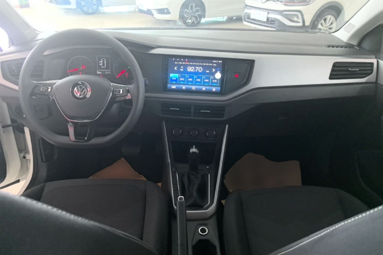 Volkswagen Polo 2021 car image #14