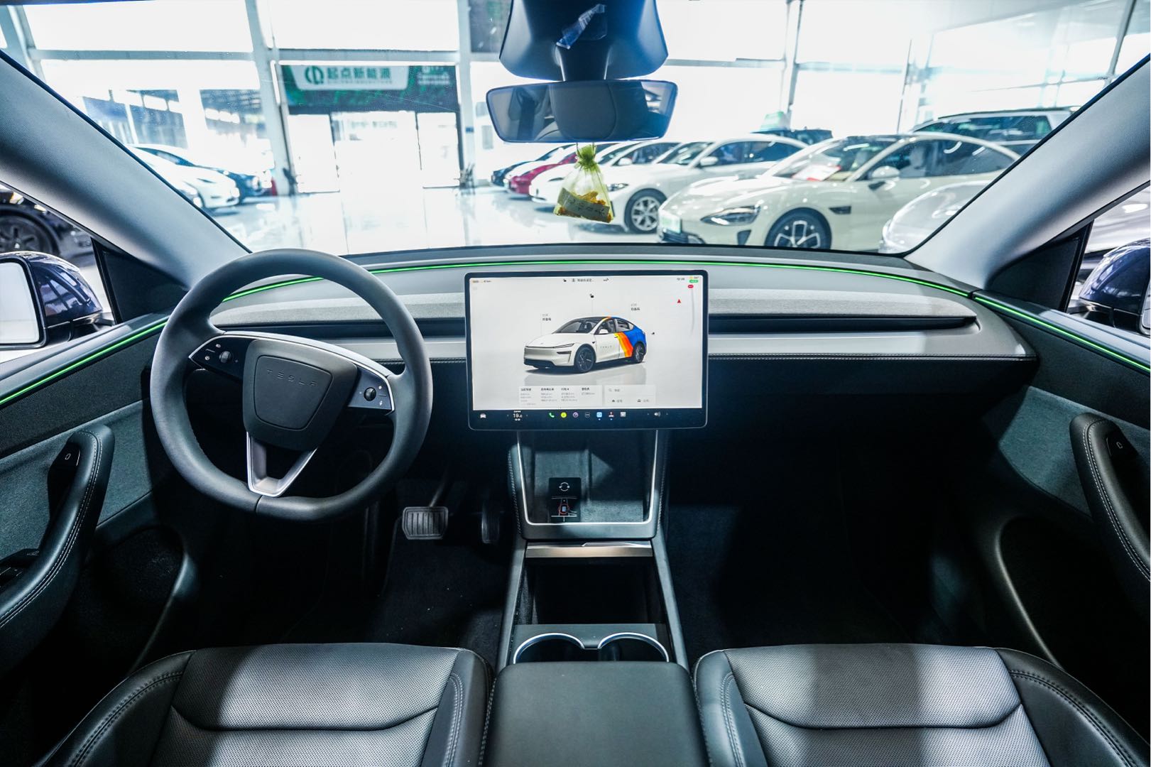 Tesla Model Y 2025 car image #6