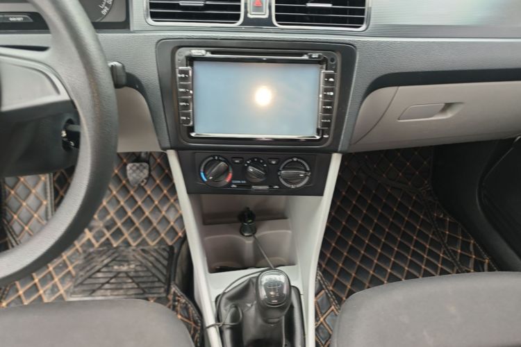 Skoda Rapid 2016 #13 Skoda Rapid 2016 image de voiture #13