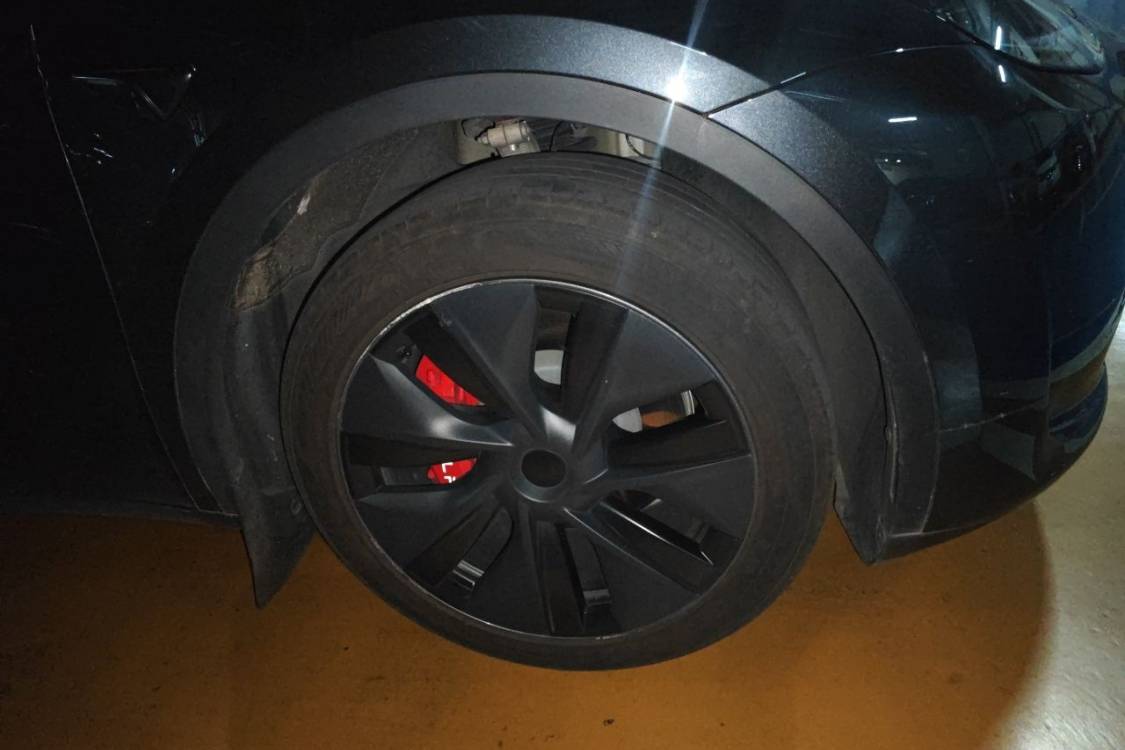 Tesla Model Y 2024 car image #9