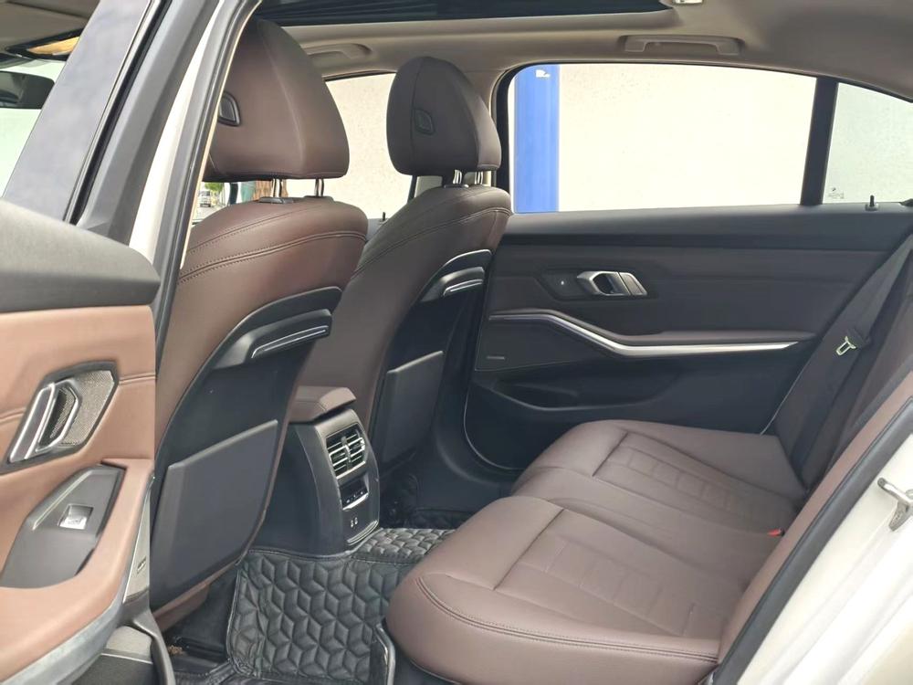BMW 3 Series 2019 #9 BMW 3 Series 2019 car image #9