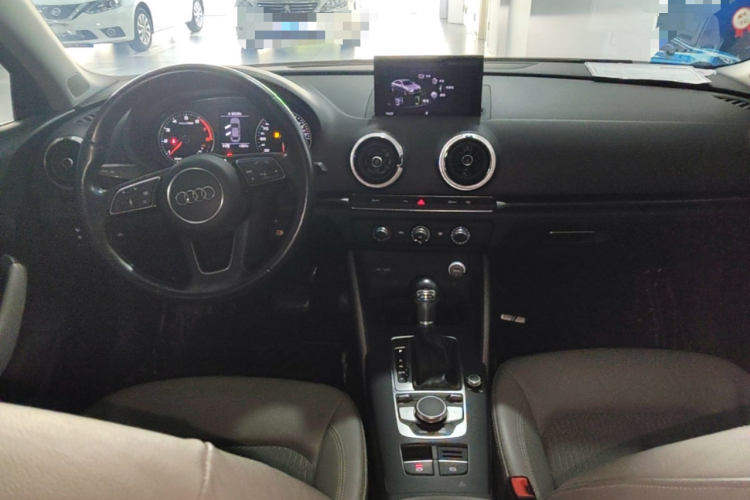 Audi A3 2019 car image #11