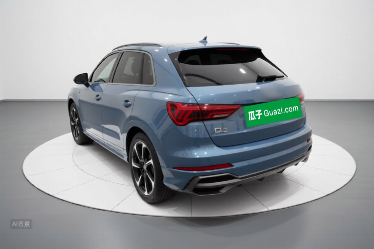 Audi Q3 2022 car image #5