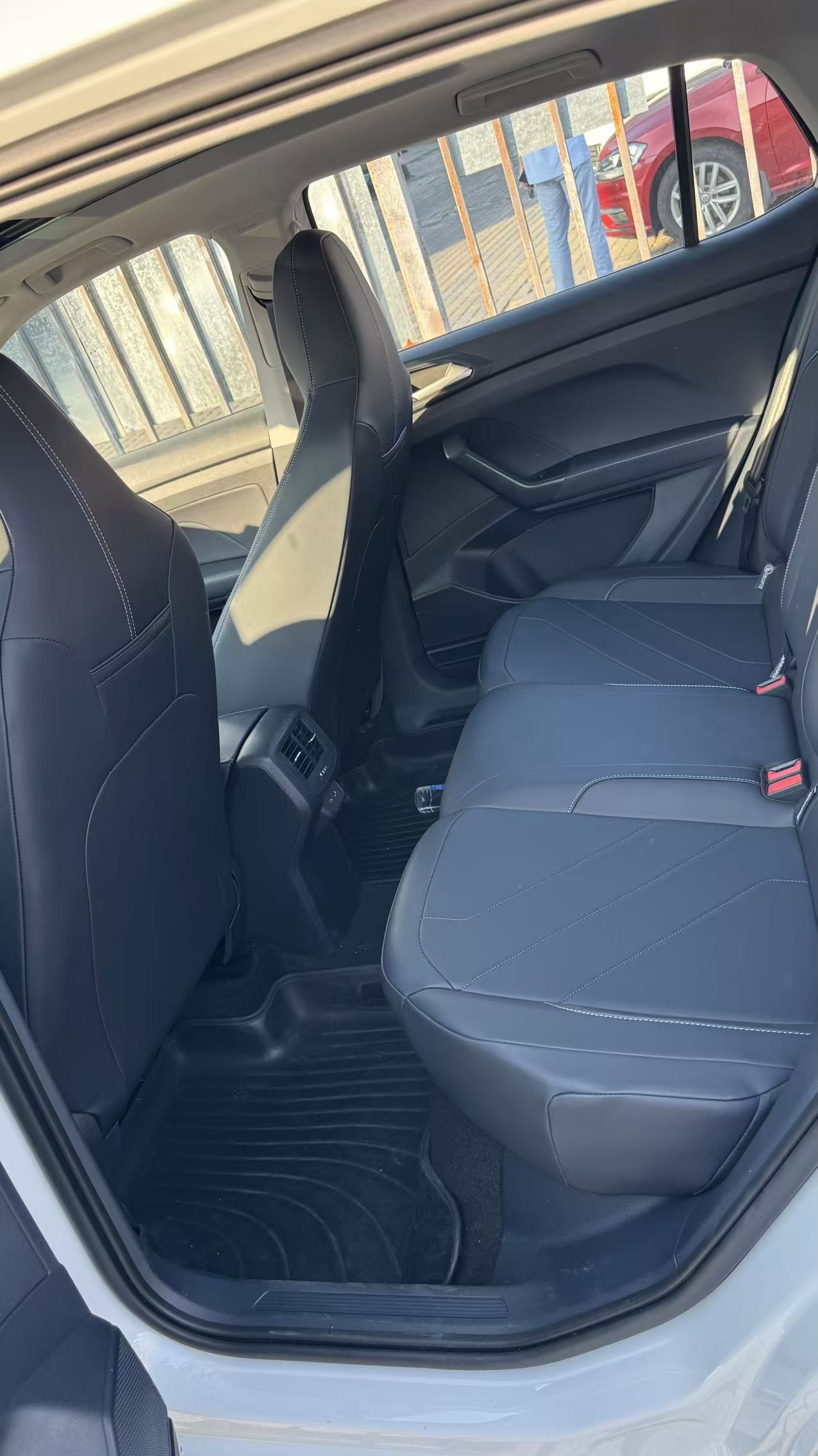 Volkswagen Tharu 2025 car image #2