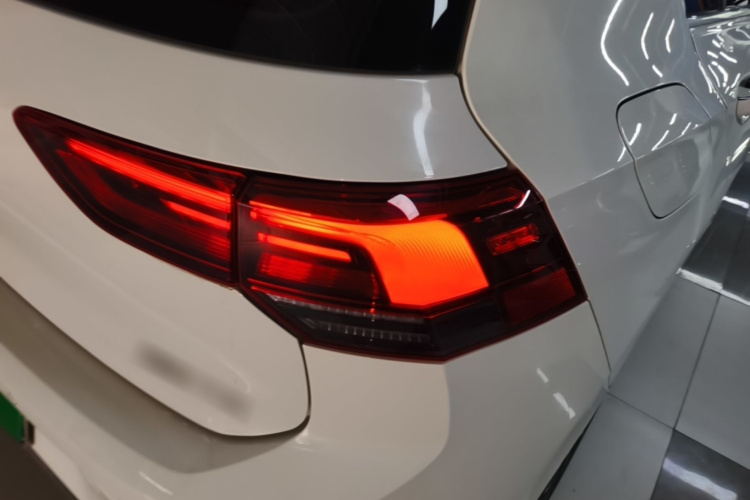 Volkswagen Golf 2021 car image #8