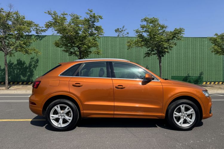 Audi Q3 2017 car image #6