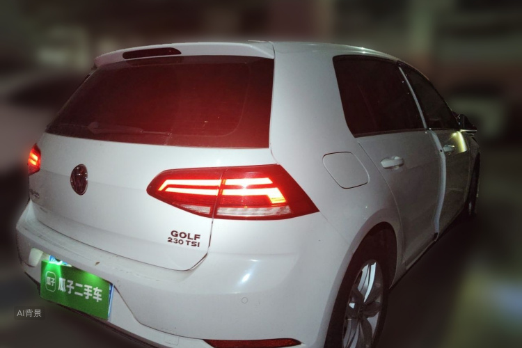Volkswagen Golf 2018 car image #7