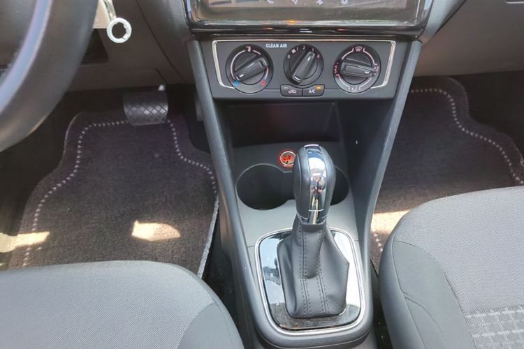 Volkswagen Polo 2016 #14 Volkswagen Polo 2016 изображение автомобиля #14
