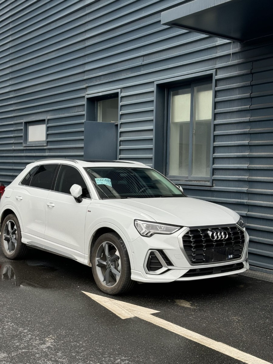 Audi Q3 2022 car image #4