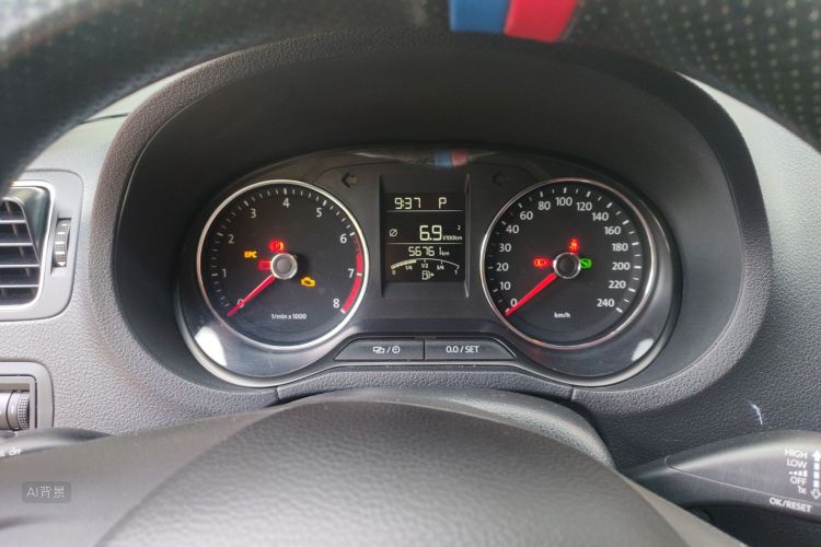 Volkswagen Polo 2015 изображение автомобиля #13