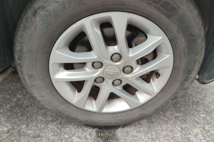 GEELY Emgrand 2017 car image #6