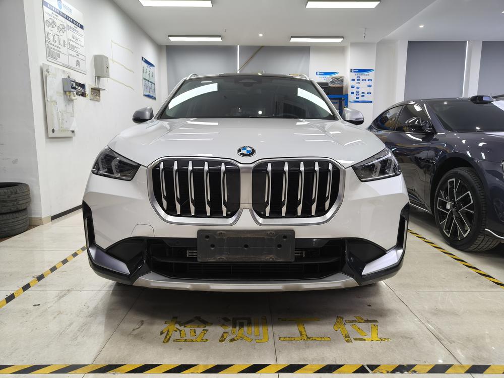 BMW X1 2023 car image #2